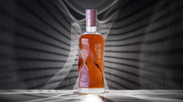 210915 - Cubocan Creation 15YO - Bottle_Caustics.jpg